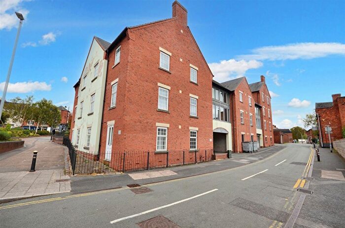 2 Bedroom Flat For Sale In Kenilworth Court, Stone, ST15