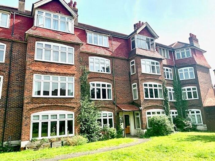 4 Bedroom Flat To Rent In Devonshire Road, Polygon, SO15