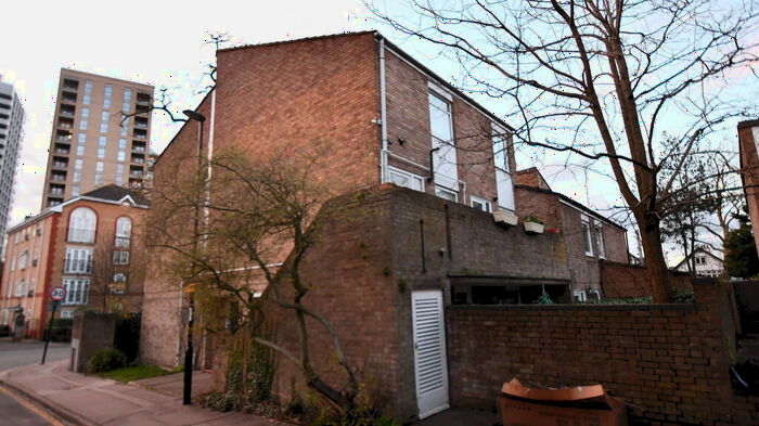 2 Bedroom Apartment For Sale In St. Clairs Road, Croydon, CR0