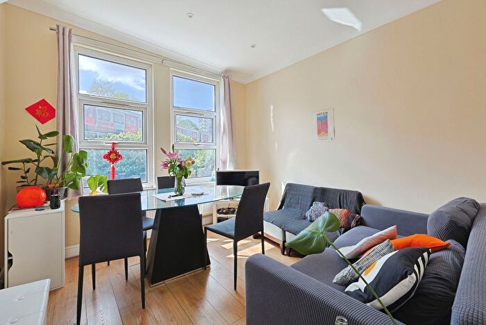 3 Bedroom Flat To Rent In Bollo Lane, Chiswick, W4