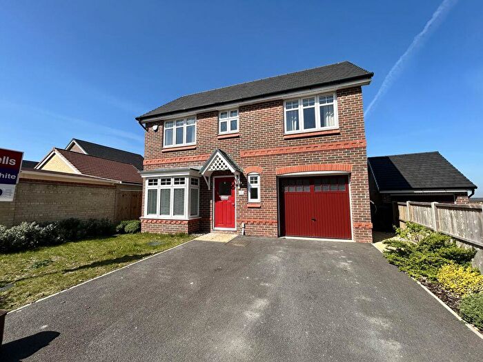 3 Bedroom Detached House For Sale In Cloche Corner, Thorn, LU5