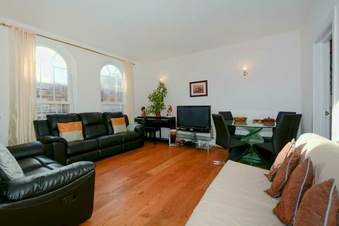 2 Bedroom Apartment To Rent In Sophia Square, Rotherhithe Street, SE16
