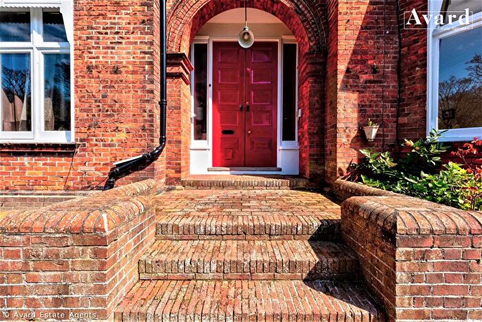 2 Bedroom Apartment For Sale In Preston Park Avenue, Brighton, BN1