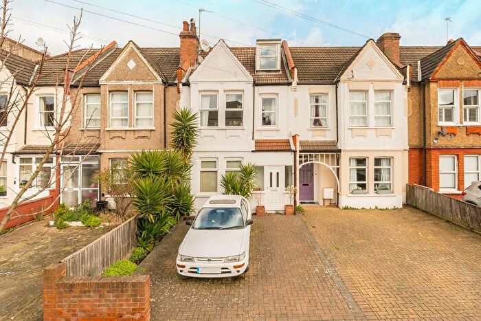 3 Bedroom Property For Sale In Longley Road, Tooting, SW17