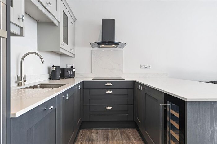 2 Bedroom Flat To Rent In Apartment, New Square, Chesterfield, Derbyshire, S40