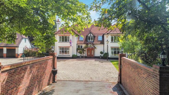 4 Bedroom Detached House For Sale In Winchester Road, Burghclere, Newbury, RG20