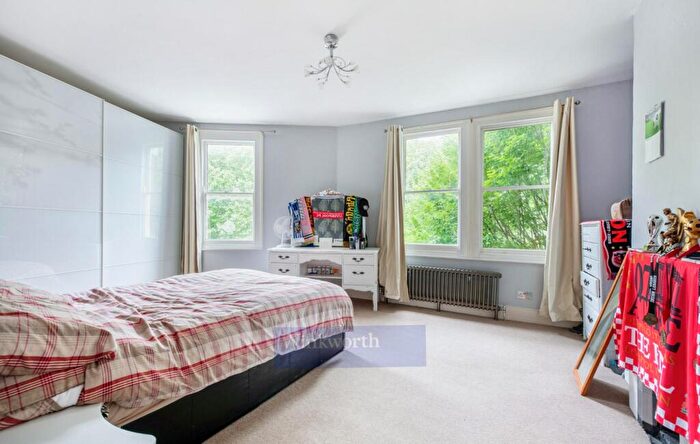 3 Bedroom Flat To Rent In Balfour Street, SE17