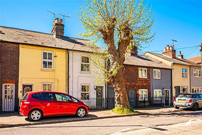 2 Bedroom Terraced House For Sale In High Street, Berkhamsted, Hertfordshire, HP4