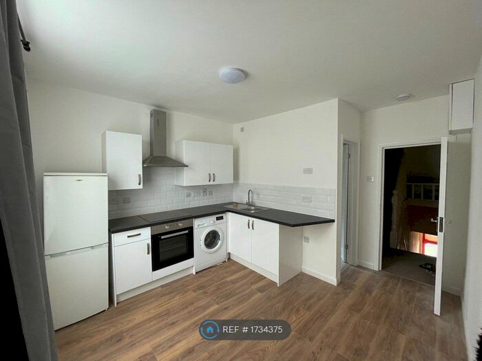 Studio To Rent In Plashet Road, London, E13