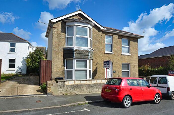 3 Bedroom Semi-Detached House For Sale In Central Ryde, PO33