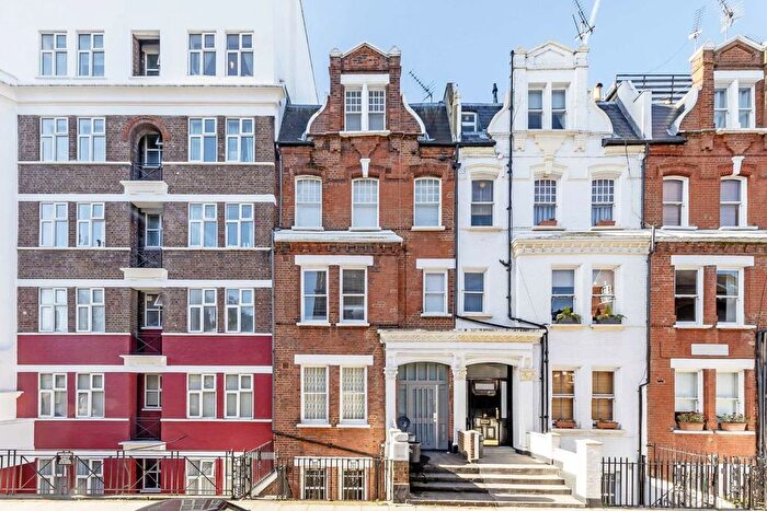 2 Bedroom Flat To Rent In Gledstanes Road, London, W14