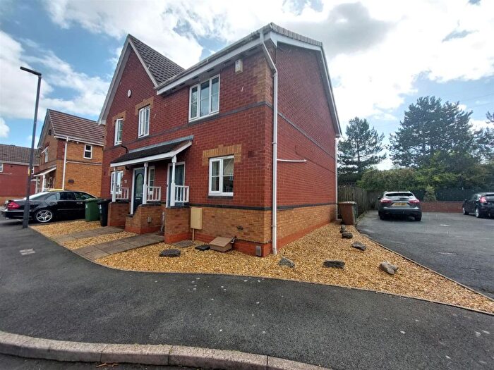 2 Bedroom Semi-Detached House To Rent In Kenilworth Crescent, Walsall, WS2