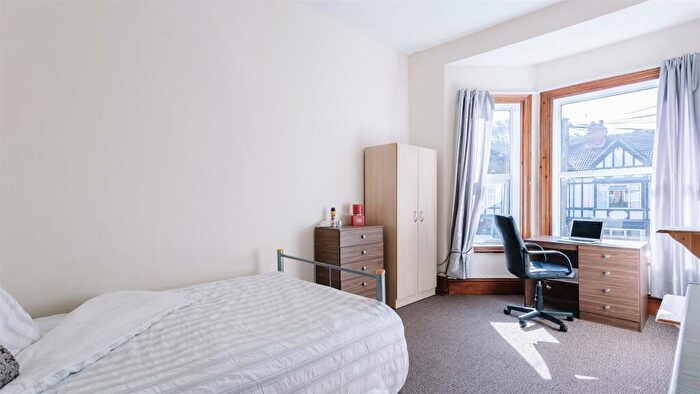 6 Bedroom Private Hall To Rent In Beresford Avenue, Hull, HU6