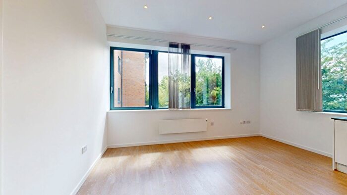 1 Bedroom Flat To Rent In Riverbank Way, Brentford, TW8