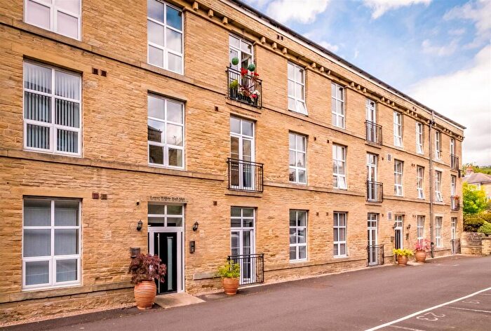 2 Bedroom Apartment For Sale In Gratrix Lane, Sowerby Bridge, HX6