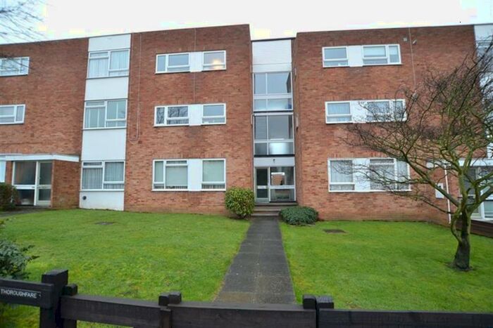 2 Bedroom Apartment To Rent In Cheyne Court, Glengall Road, Woodford Green, IG8