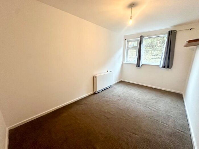 2 Bedroom Apartment To Rent In Malcolm Close, Nottingham, Nottinghamshire, NG3