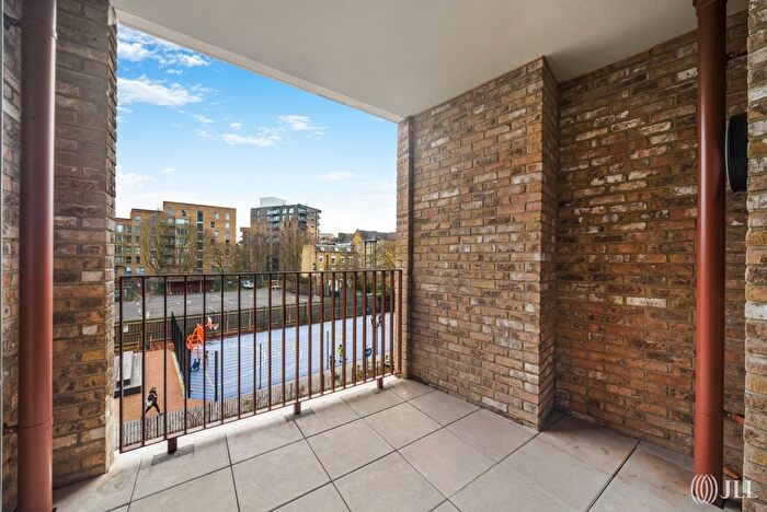 2 Bedroom Flat To Rent In Munton Road, London, SE17