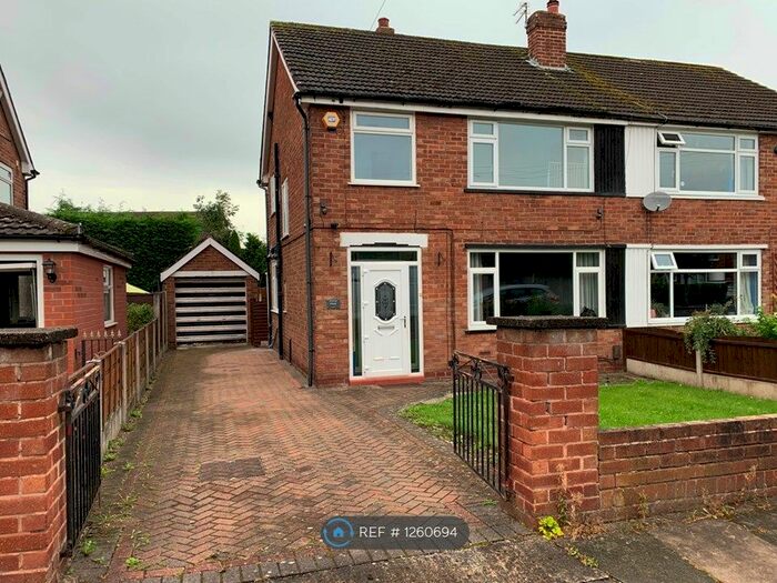 3 Bedroom Semi-Detached House To Rent In Kenmore Road, Sale M33