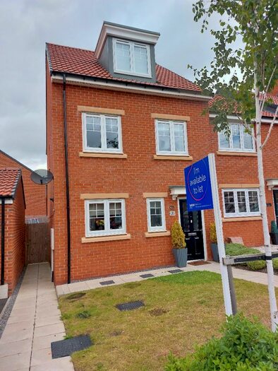 3 Bedroom Semi-Detached House To Rent In Welby Way, DH6