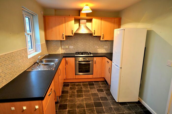 3 Bedroom Town House To Rent In Cemetery Road, Gateshead, NE8
