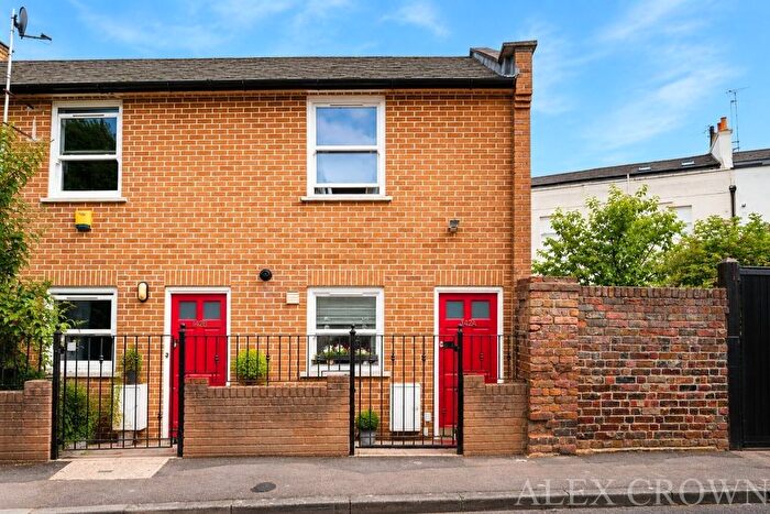 3 Bedroom Terraced House For Sale In Church Walk, Stoke Newington, N16
