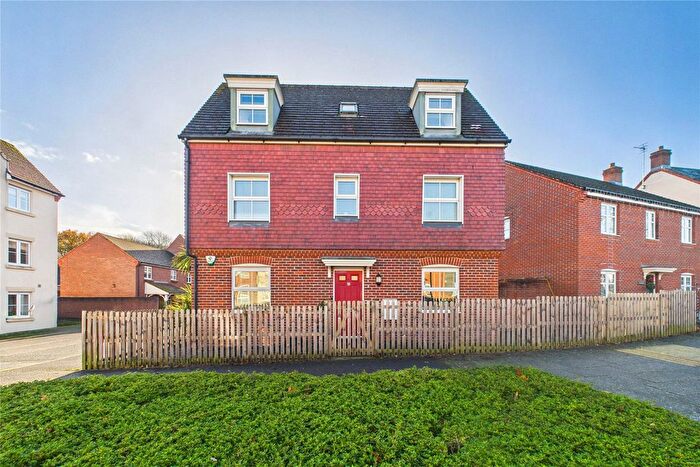 4 Bedroom Detached House For Sale In Harrier Way, Bracknell, Berkshire, RG12