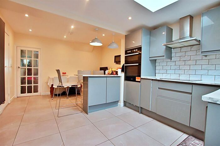 3 Bedroom Property For Sale In Reston Path, Borehamwood, WD6