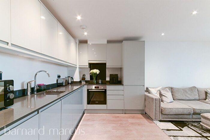 1 Bedroom Flat For Sale In Mill Green Road, Mitcham, CR4