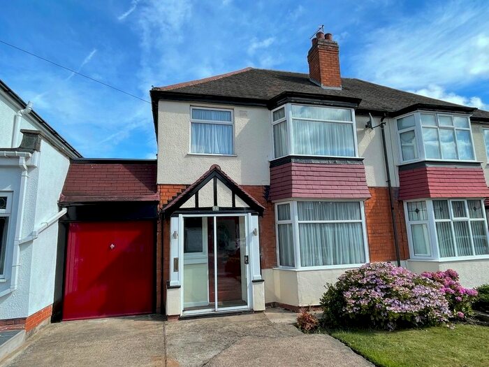 3 Bedroom Semi-Detached House To Rent In Woodlands Farm Road, Erdington, Birmingham B24
