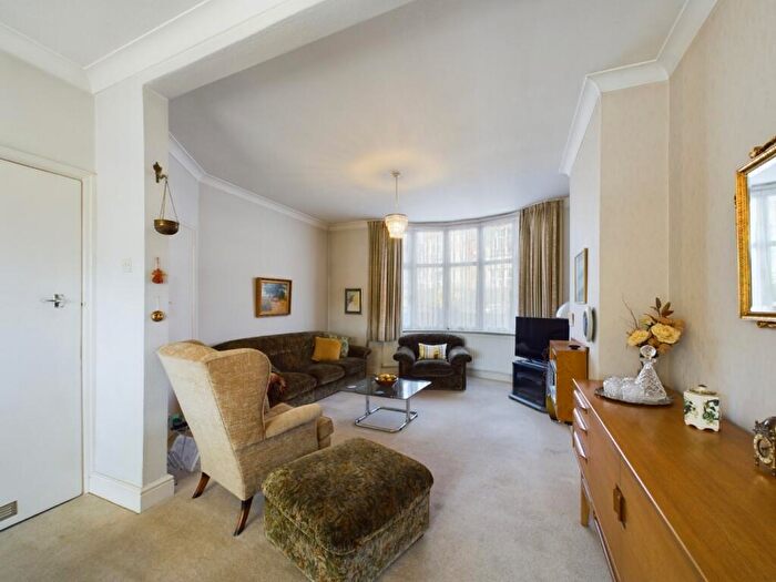 3 Bedroom Terraced House For Sale In Balmoral Road, Kingsthorpe, Northampton, NN2
