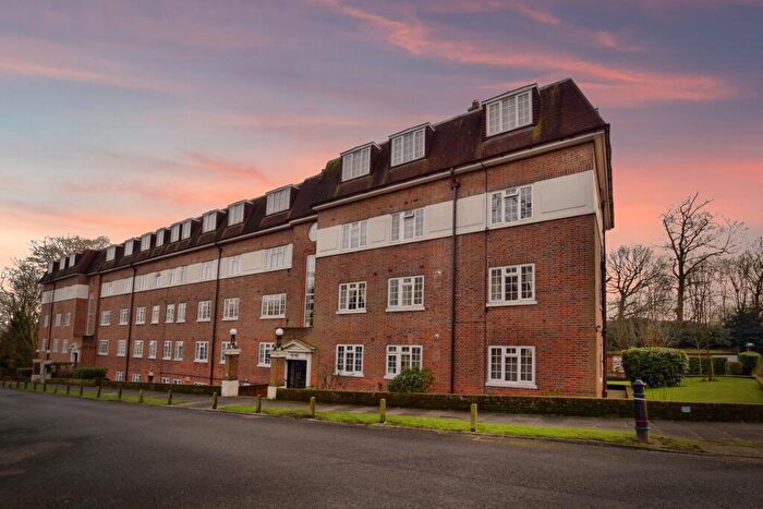 1 Bedroom Flat To Rent In Herga Court, Sudbury Hill, Harrow, HA1