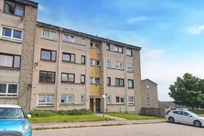 2 Bedroom Flat To Rent In Old Croft Place, Aberdeen, AB16