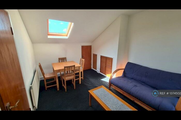 1 Bedroom Flat To Rent In Lascotts Road, London, N22