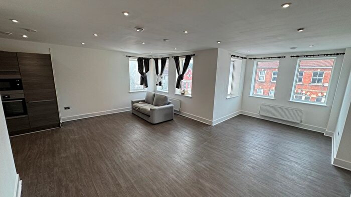 2 Bedroom Flat To Rent In Southall, Middlesex, UB1