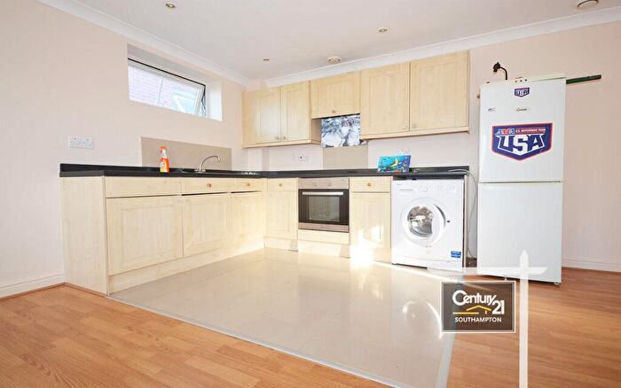 2 Bedroom Flat To Rent In |Ref: |, Howards Road, Southampton, SO15