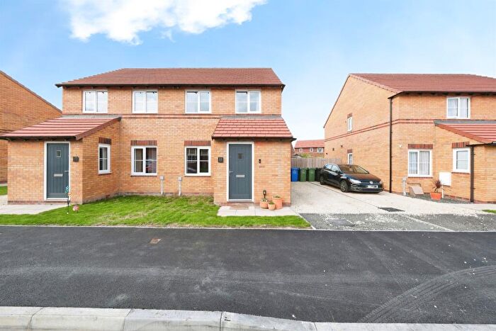 3 Bedroom Semi Detached House For Sale In Swan Street, Poolsbrook, Chesterfield, S43