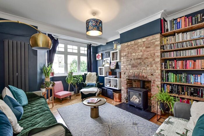 3 Bedroom End Of Terrace House For Sale In Byron Road, Wealdstone, Harrow, HA3