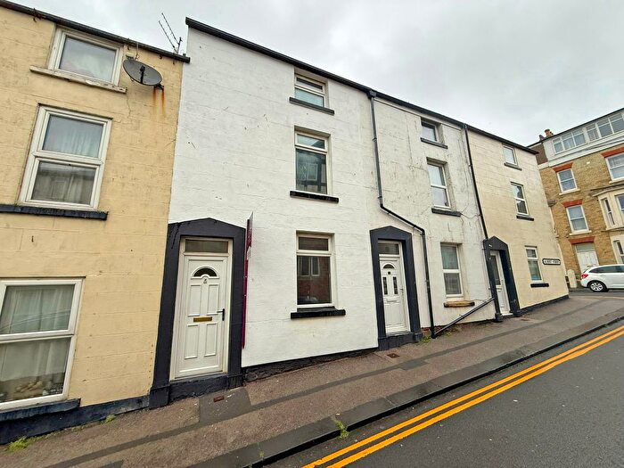 4 Bedroom Terraced House For Sale In Albert Street, Scarborough, YO12