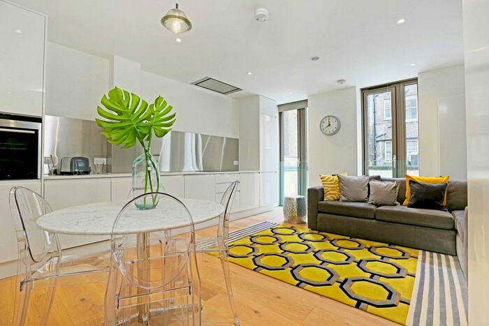 2 Bedroom Flat To Rent In Gosfield Street, Marylebone, W1W