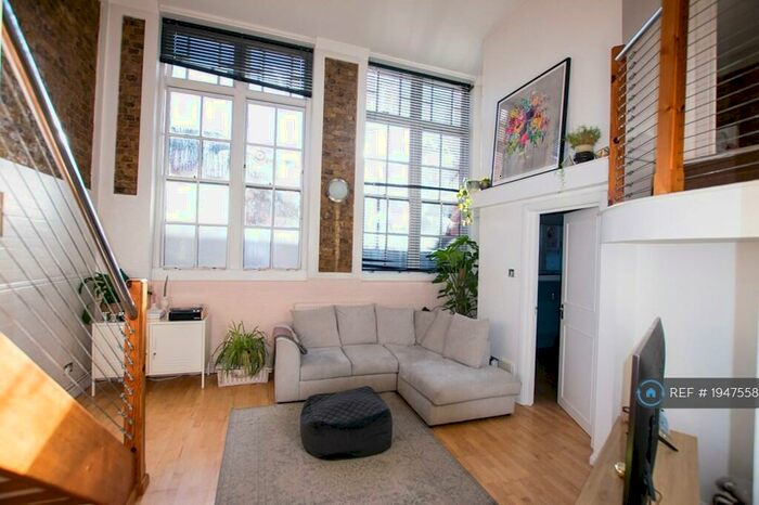 2 Bedroom Flat To Rent In Royal Gate Apartments, London, E9