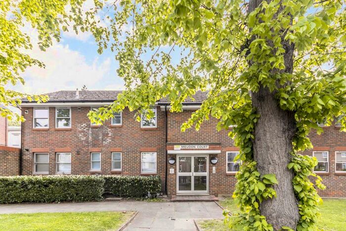 3 Bedroom Flat To Rent In Grove Road, Surbiton, KT6