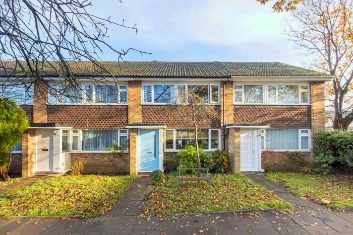 3 Bedroom Property To Rent In Ashburnham Road, Ham, Richmond, TW10