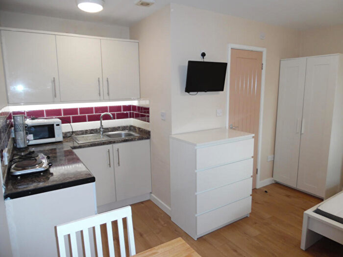 Studio To Rent In Kingsthorpe, Northampton, NN2