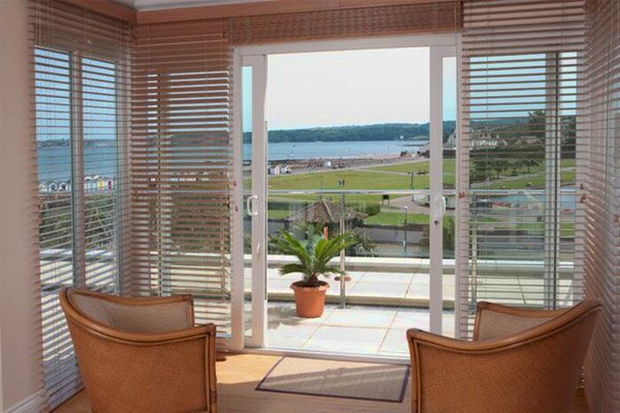 2 Bedroom Flat To Rent In Alta Vista Road, Goodrington Sands, TQ4