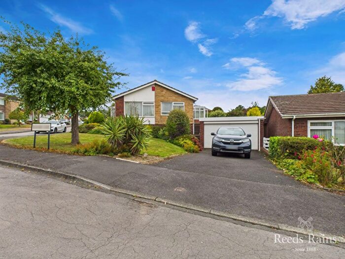 3 Bedroom Detached Bungalow For Sale In Woodlands Drive, Yarm, Cleveland, TS15