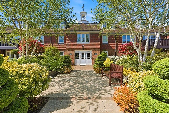 2 Bedroom Apartment For Sale In St. Marys Court, Beaconsfield, Buckinghamshire, HP9