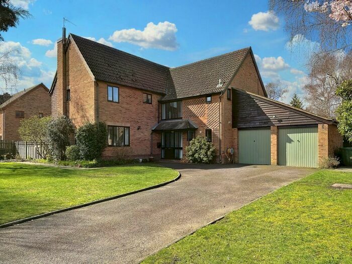 5 Bedroom Detached House For Sale In Lancaster Drive, Martlesham Heath, Ipswich, IP5