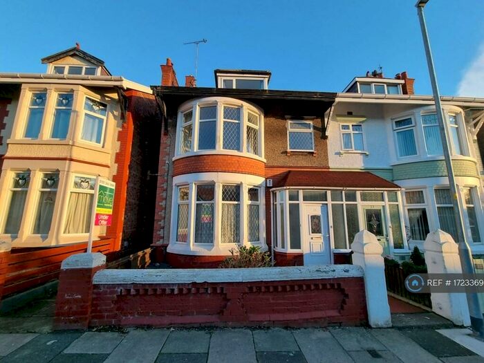 3 Bedroom Maisonette To Rent In Kingsway, Wallasey, CH45