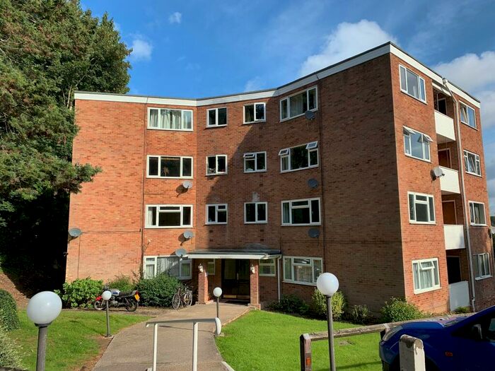 1 Bedroom Flat To Rent In Runnymede Court, West End, Southampton, SO30